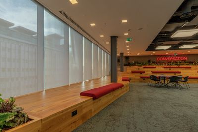 Sistemas de enrollables, SG 4910, Versascreen 1-10%, Virgin Money, Glasgow, Scotland, United Kingdom