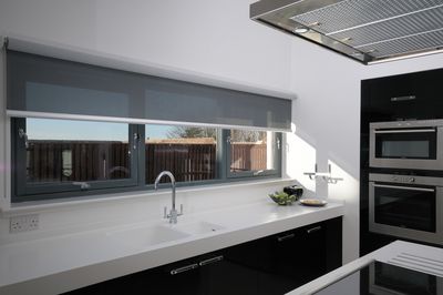 Sistemas de enrollables, SG 4910, Room shot "Kenny Miller Home", Edinburgh, United Kingdom