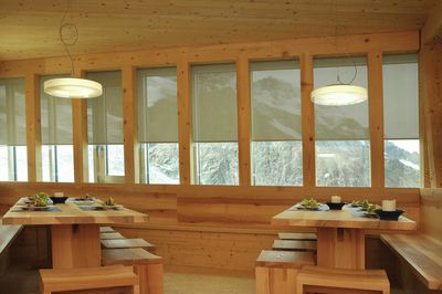 Systèmes stores enrouleurs, SG 4910, Multiscreen 1-10%, Room shot ""Monte Rosa SAC Lodge", Zermatt, Switzerland