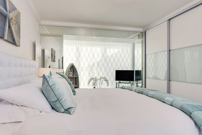 Systèmes de rideaux à bandes verticales, SG 2900, Multi Visio, Private Home, Poole Dorset, United Kingdom, Vertical Waves